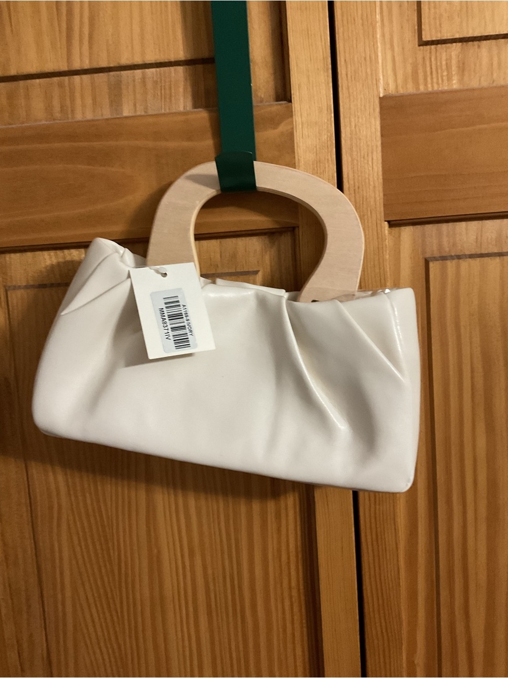 NWT Faux Leather Ruched Wooden Handle Hand Bag